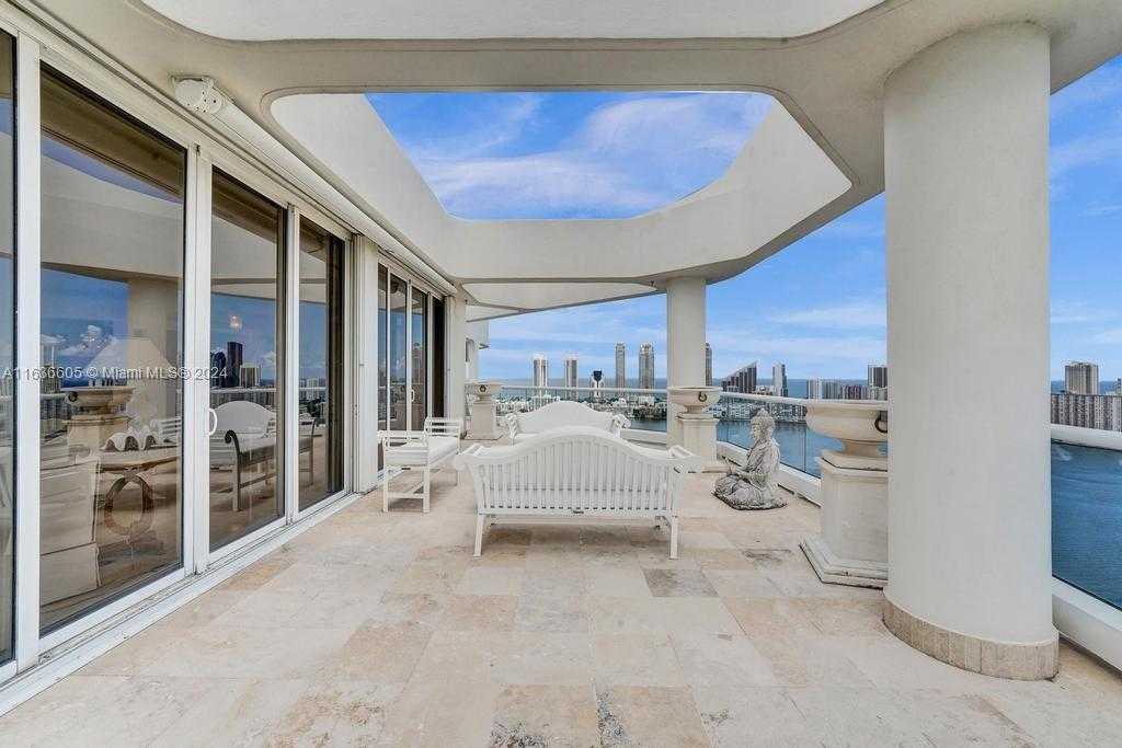 Small Image of 7000 ISLAND BLVD #PH-02, Aventura Number 28