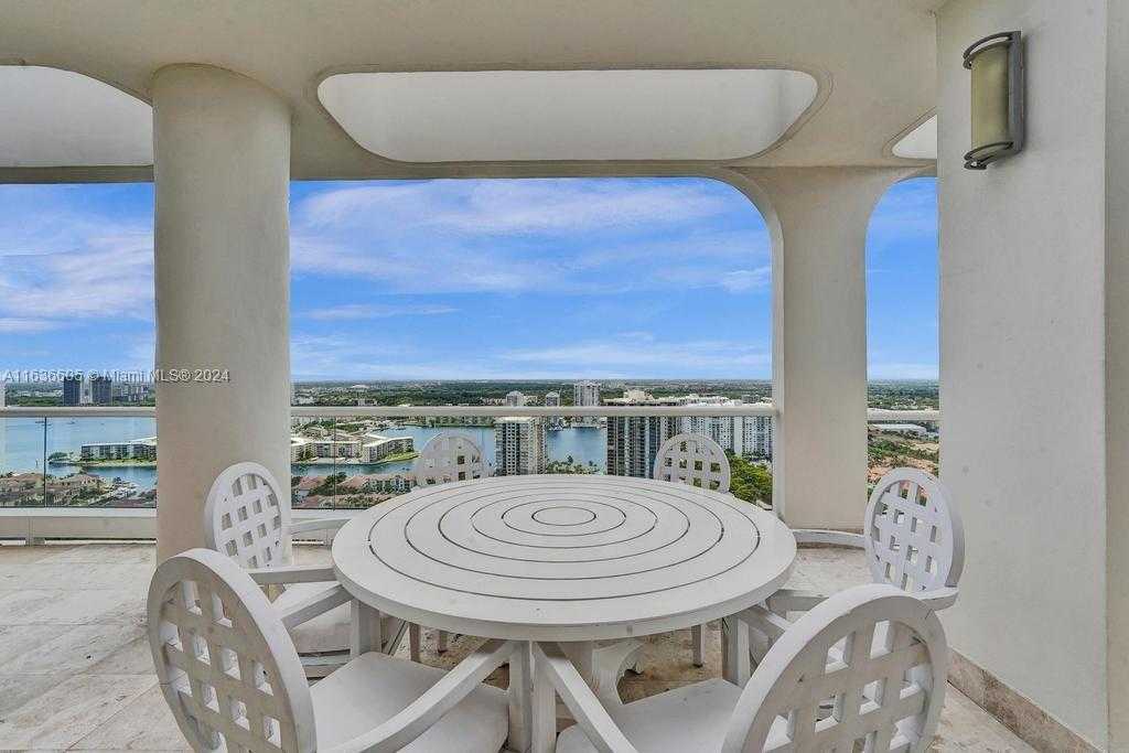 Small Image of 7000 ISLAND BLVD #PH-02, Aventura Number 33