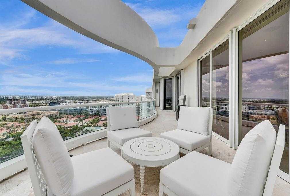 Small Image of 7000 ISLAND BLVD #PH-02, Aventura Number 34