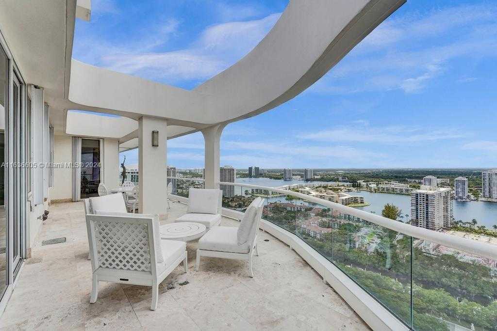 Small Image of 7000 ISLAND BLVD #PH-02, Aventura Number 35