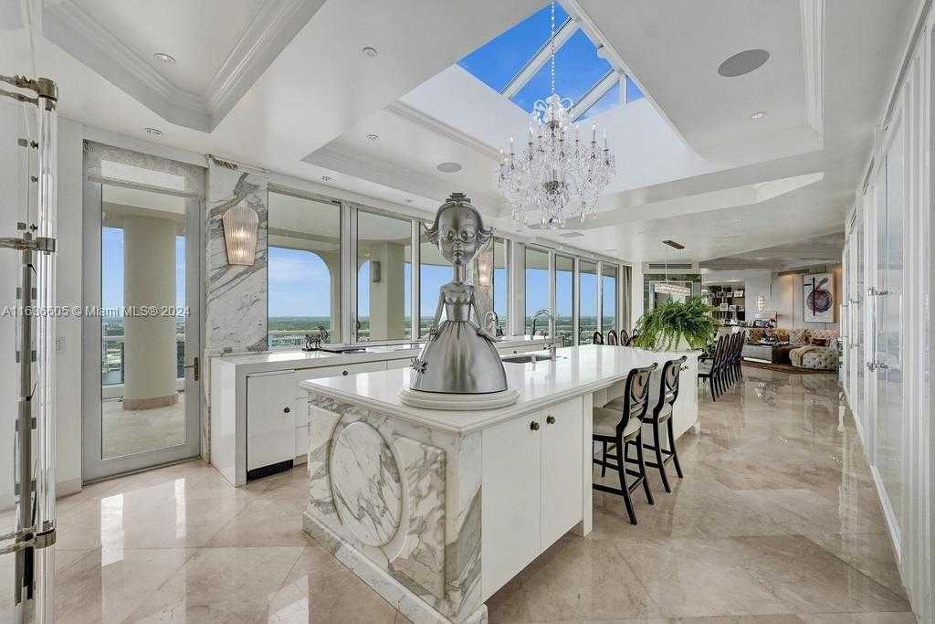 Small Image of 7000 ISLAND BLVD #PH-02, Aventura Number 38