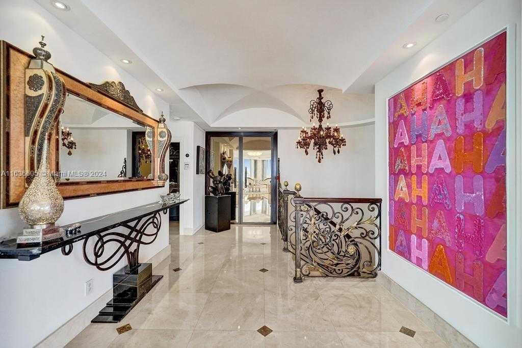 Small Image of 7000 ISLAND BLVD #PH-02, Aventura Number 4