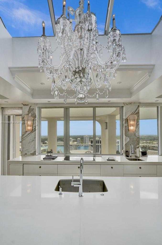 Small Image of 7000 ISLAND BLVD #PH-02, Aventura Number 42