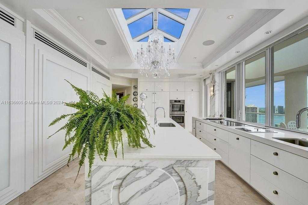 Small Image of 7000 ISLAND BLVD #PH-02, Aventura Number 46