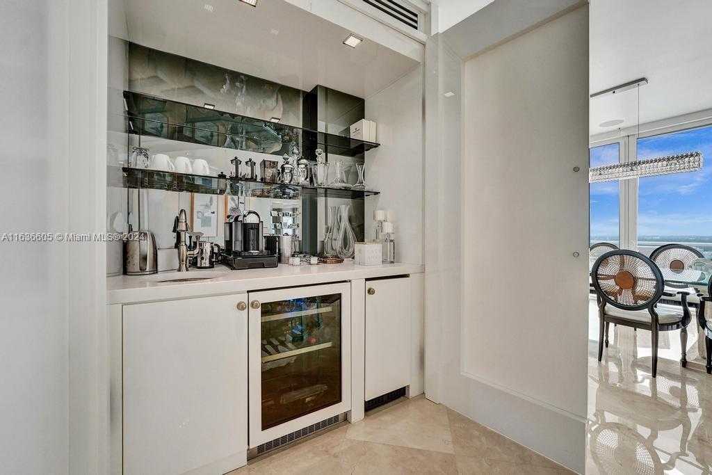 Small Image of 7000 ISLAND BLVD #PH-02, Aventura Number 54