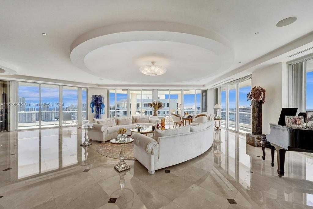 Small Image of 7000 ISLAND BLVD #PH-02, Aventura Number 6