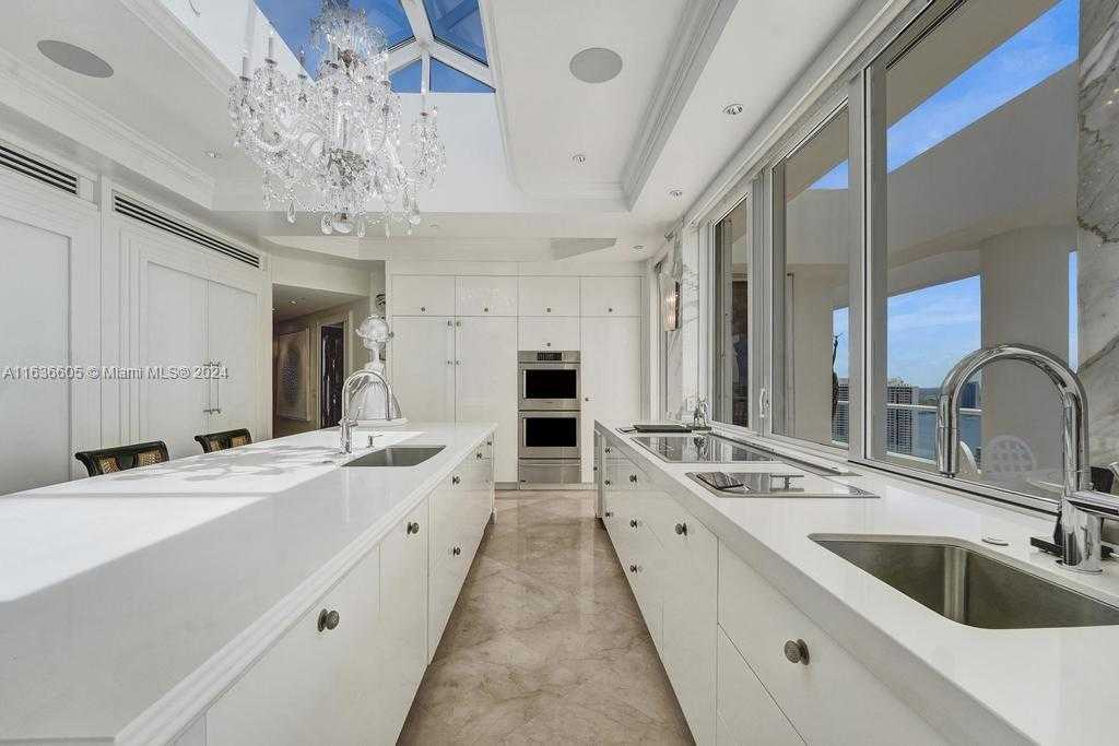 Small Image of 7000 ISLAND BLVD #PH-02, Aventura Number 68