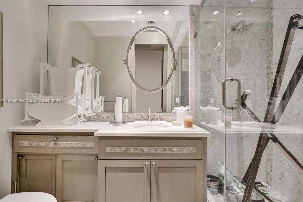 Small Image of 7000 ISLAND BLVD #PH-02, Aventura Number 71