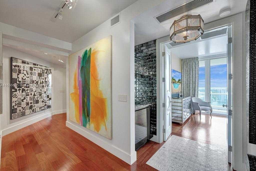 Small Image of 7000 ISLAND BLVD #PH-02, Aventura Number 74