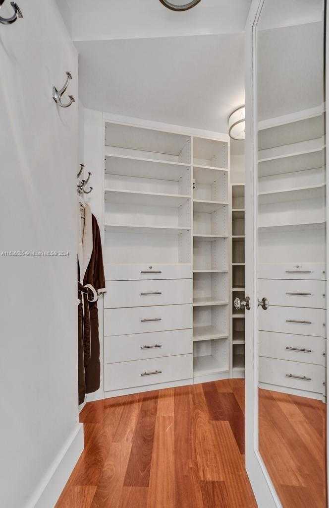 Small Image of 7000 ISLAND BLVD #PH-02, Aventura Number 84