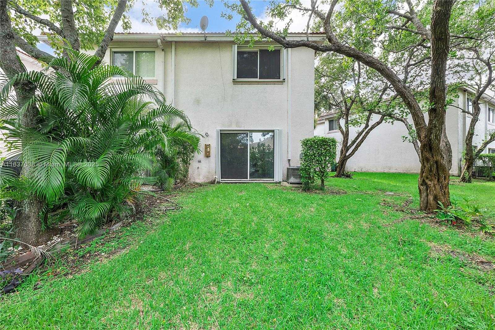 Small Image of 7659 TAMARAC ISLAND CIRCLE, Tamarac Number 27