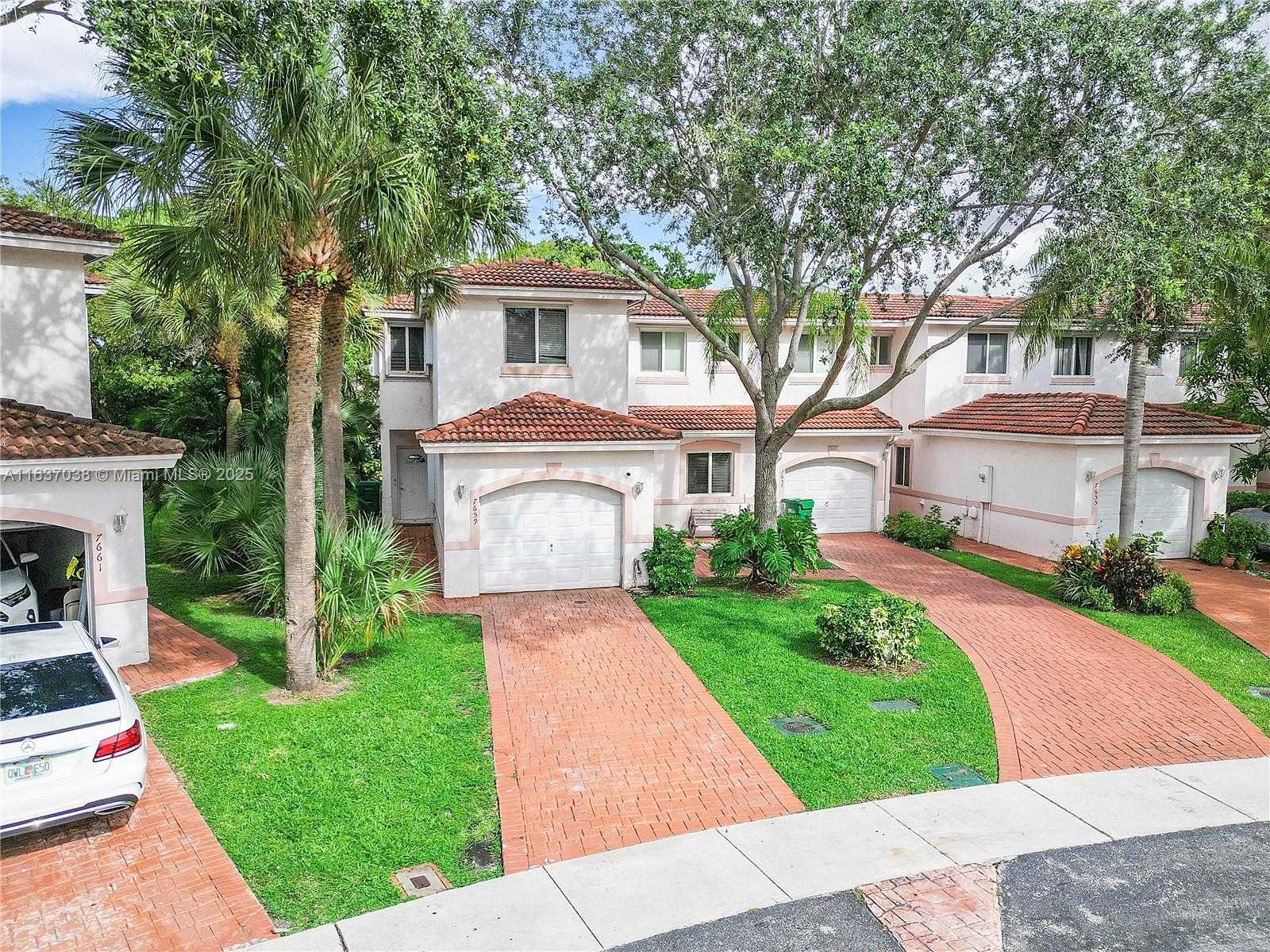 Small Image of 7659 TAMARAC ISLAND CIRCLE, Tamarac Number 28
