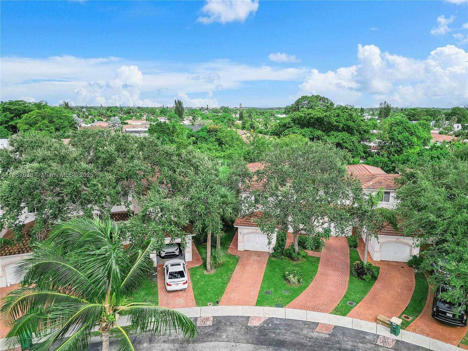 Small Image of 7659 TAMARAC ISLAND CIRCLE, Tamarac Number 33