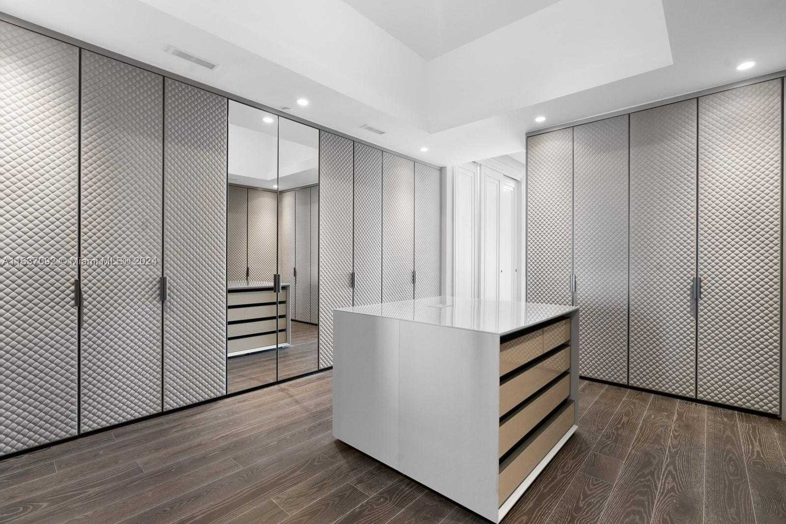 Small Image of 17901 COLLINS #Ph4705, Sunny Isles Beach Number 19
