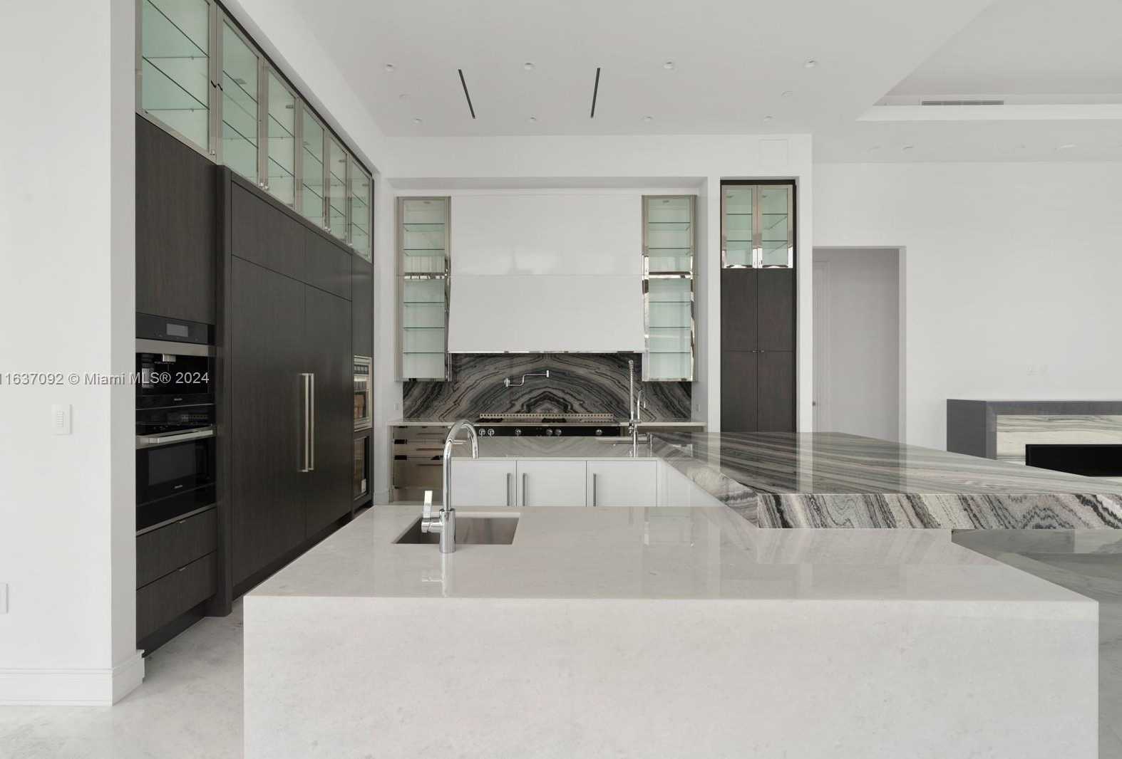 Small Image of 17901 COLLINS #Ph4705, Sunny Isles Beach Number 32