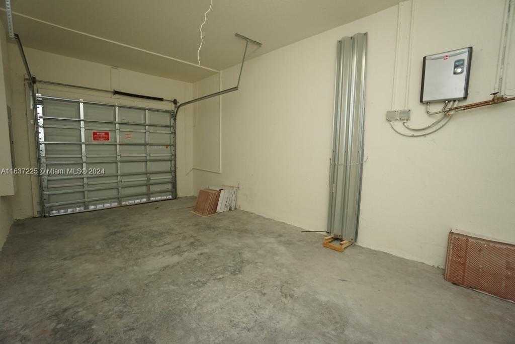 Small Image of 11011 WEST 33RD LN, Miami Lakes Number 10