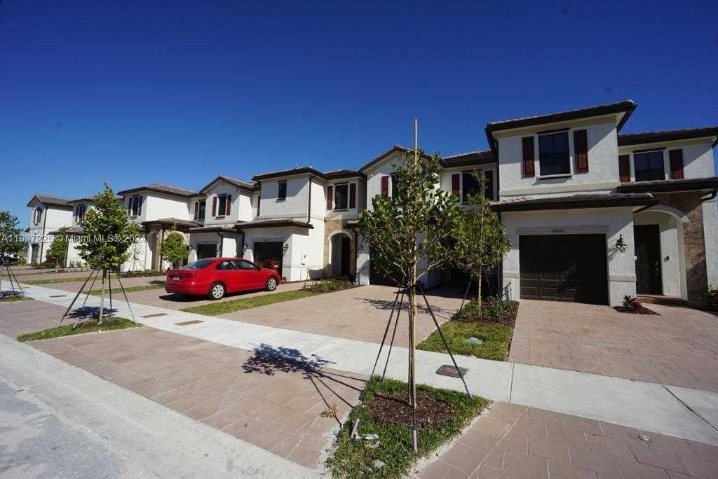 Small Image of 11011 WEST 33RD LN, Miami Lakes Number 2