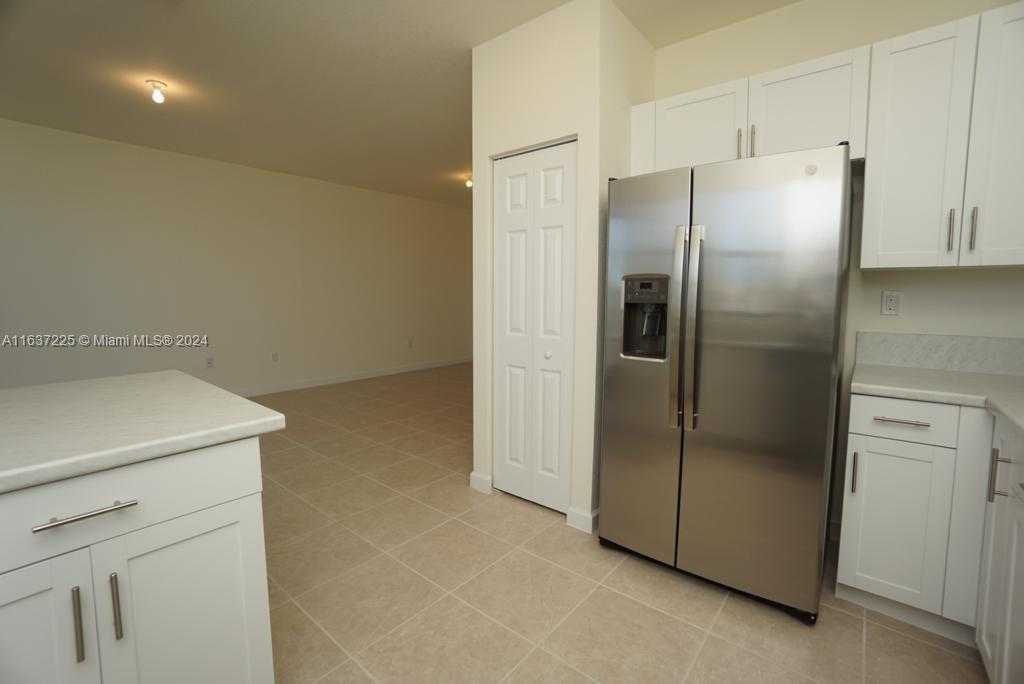 Small Image of 11011 WEST 33RD LN, Miami Lakes Number 6