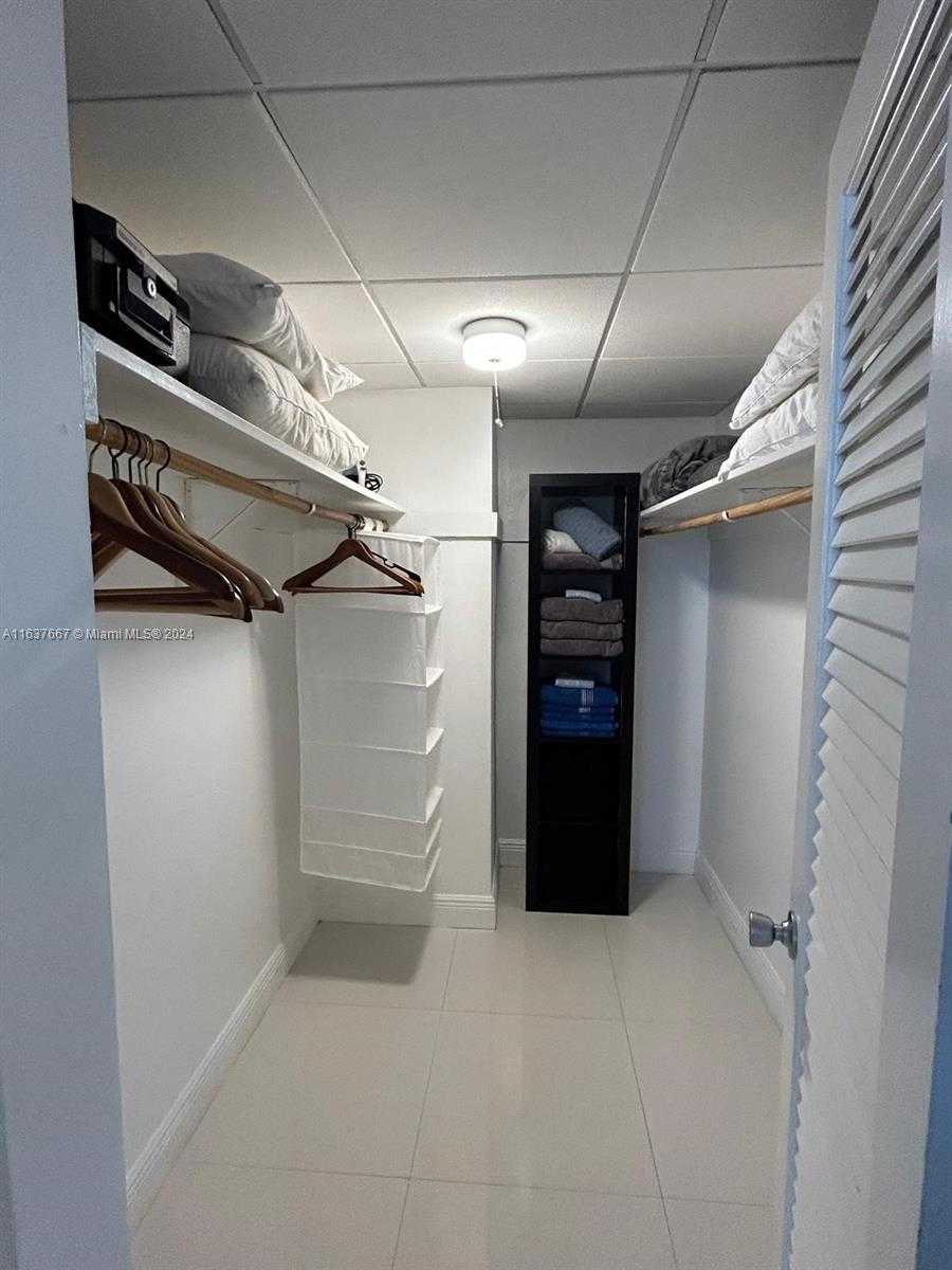 Small Image of 3801 SOUTH OCEAN DR #9A, Hollywood Number 10
