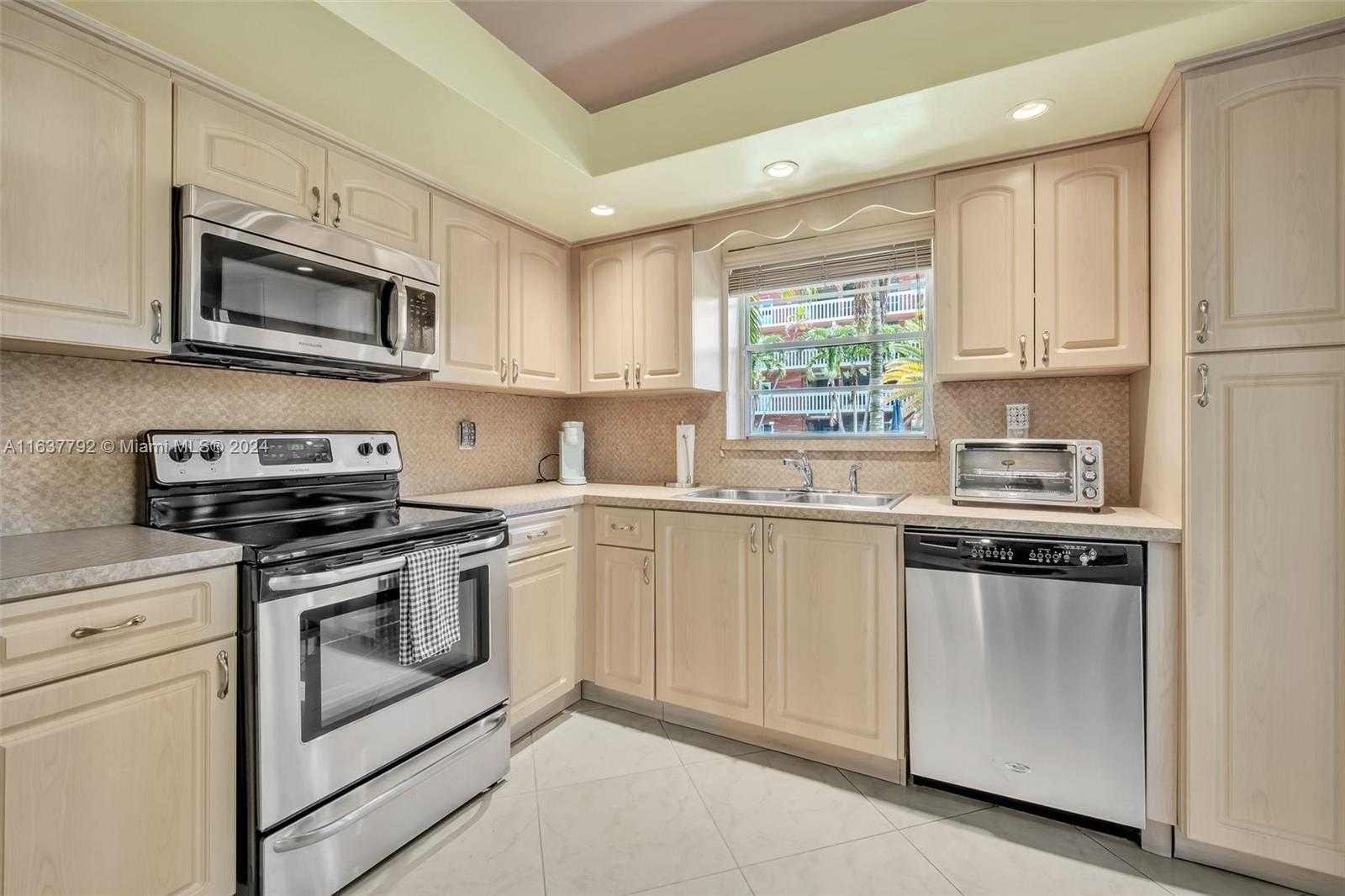 Small Image of 200 NORTH EAST 12TH AVE #3A, Hallandale Beach Number 10