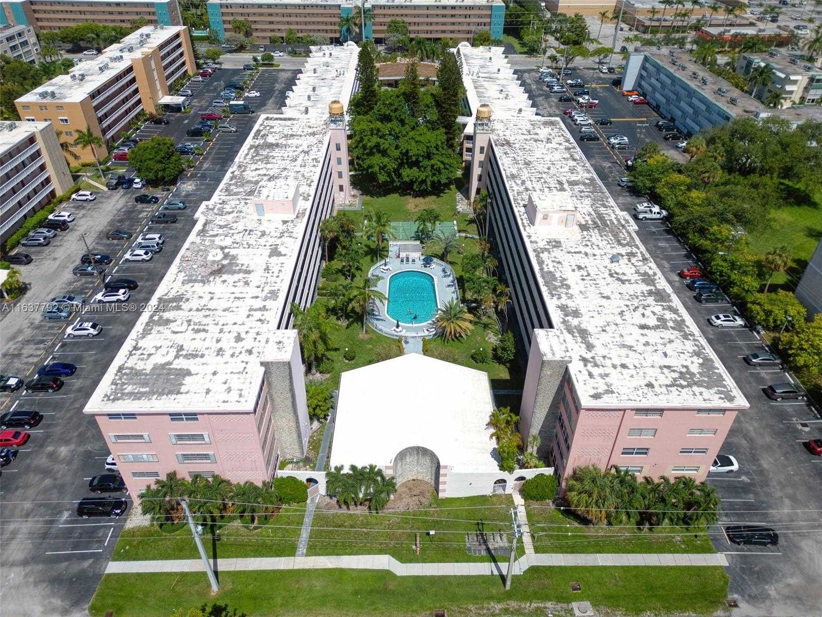 Small Image of 200 NORTH EAST 12TH AVE #3A, Hallandale Beach Number 3