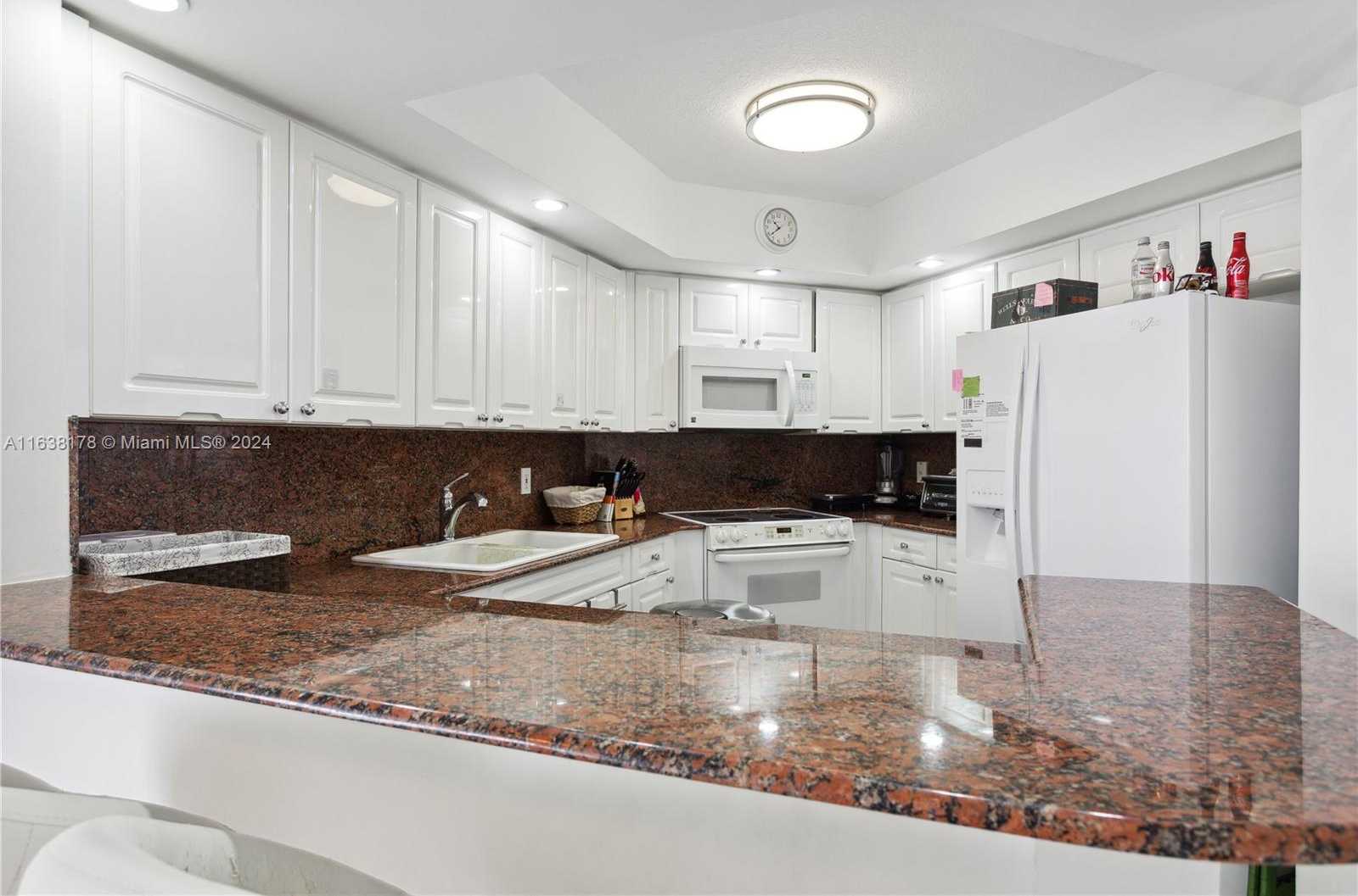 Small Image of 1900 SUNSET HARBOUR DR #2214, Miami Beach Number 7