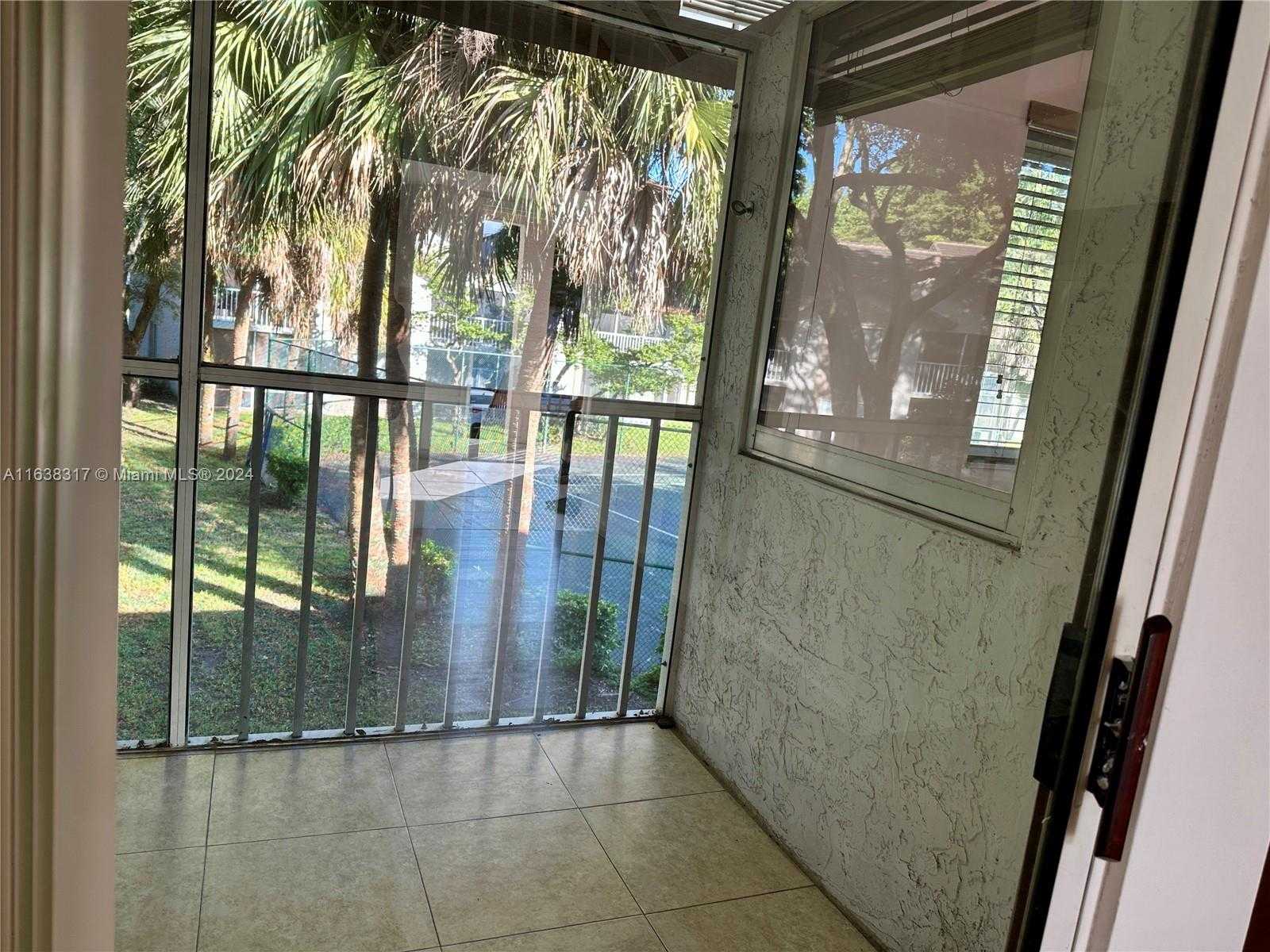 Small Image of 9435 140th Ct, Miami, FL 33186, USA Number 20