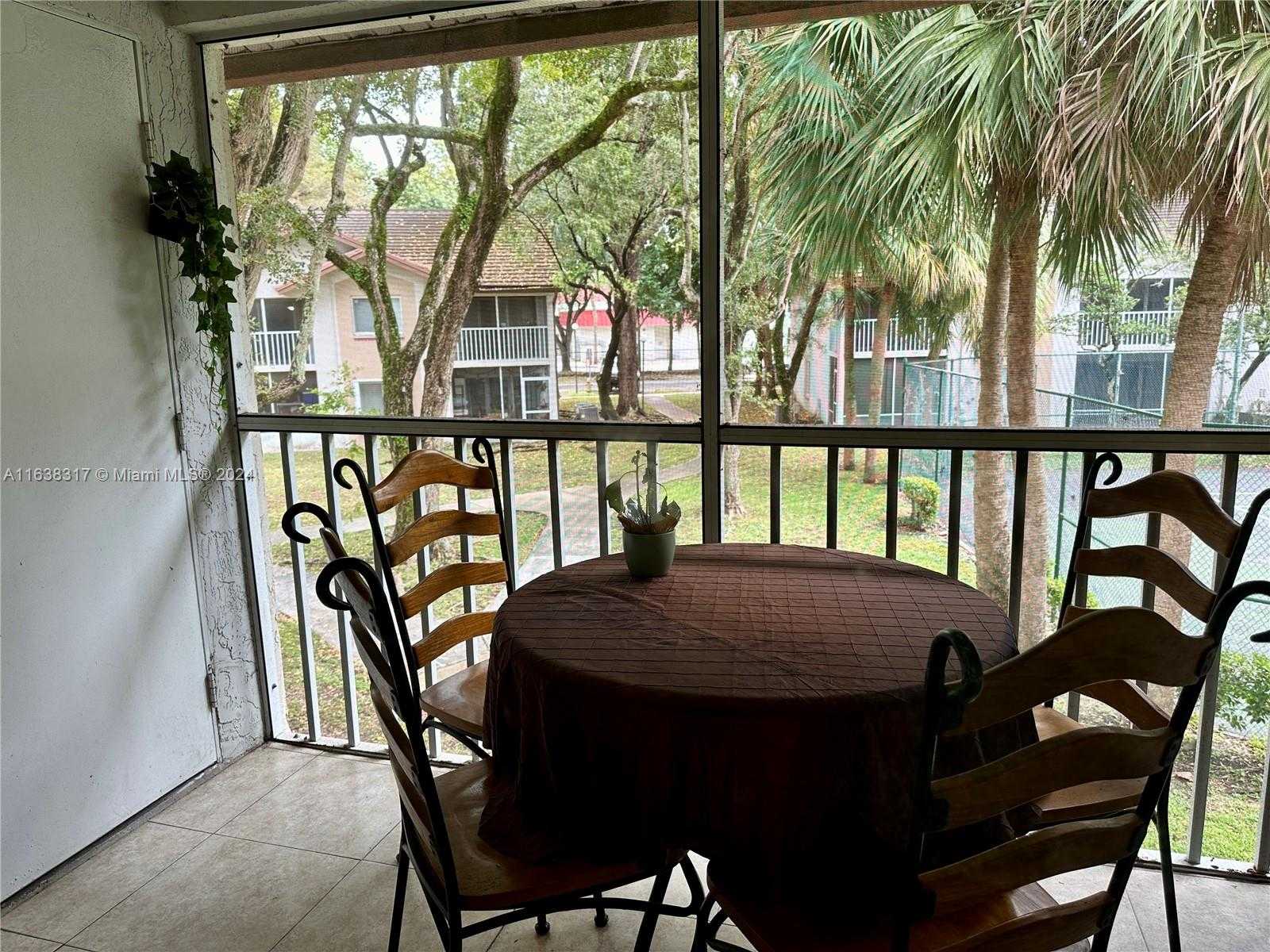 Small Image of 9435 140th Ct, Miami, FL 33186, USA Number 21