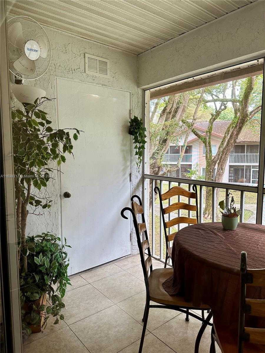 Small Image of 9435 140th Ct, Miami, FL 33186, USA Number 22