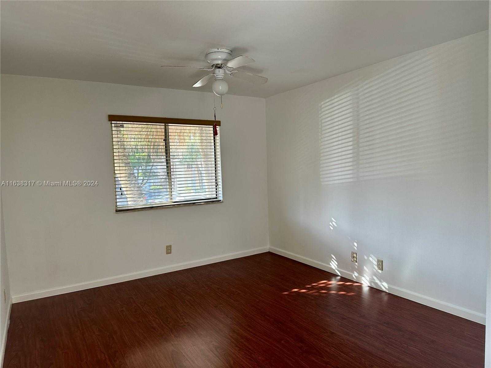 Small Image of 9435 140th Ct, Miami, FL 33186, USA Number 25