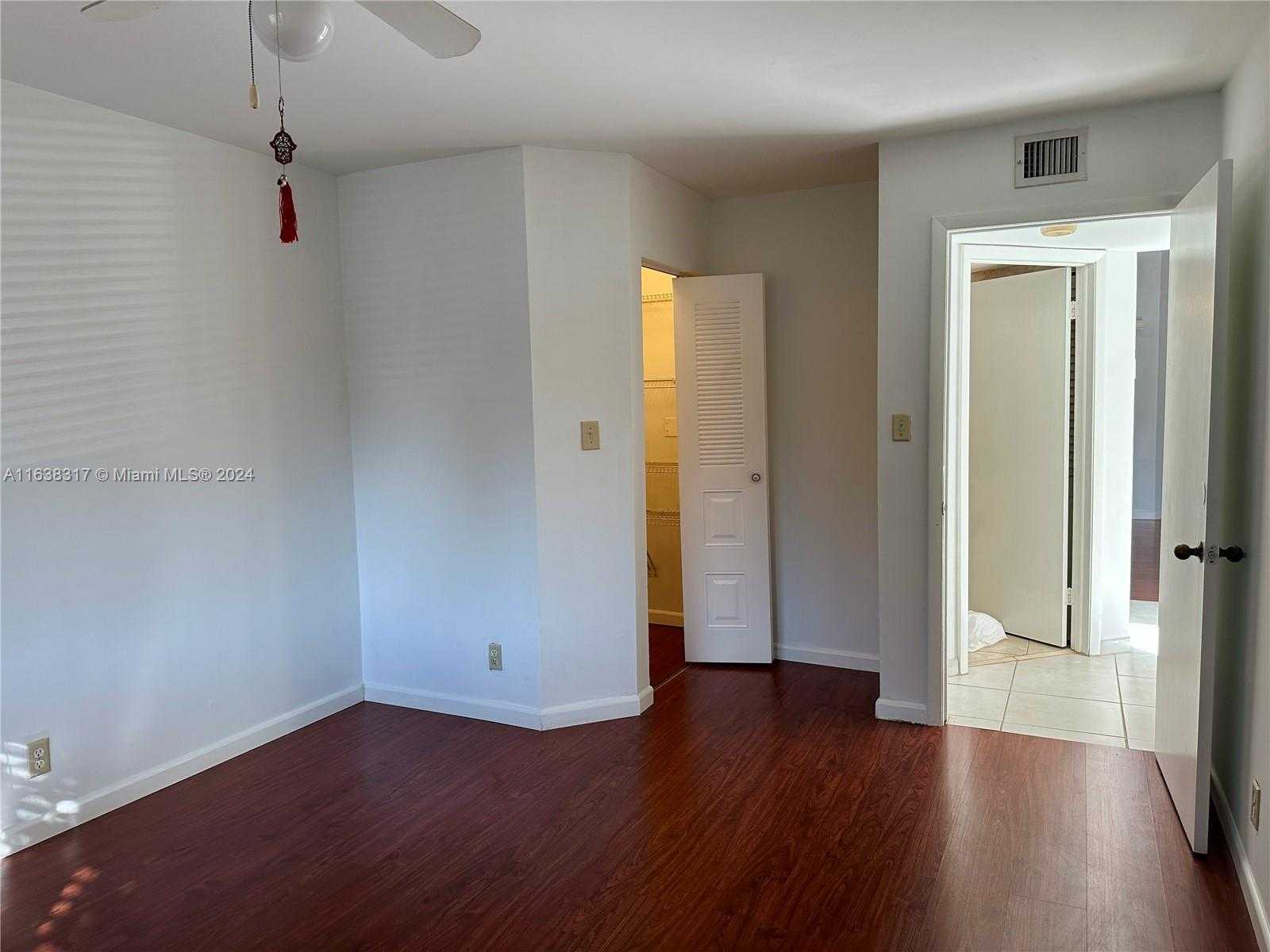 Small Image of 9435 140th Ct, Miami, FL 33186, USA Number 26