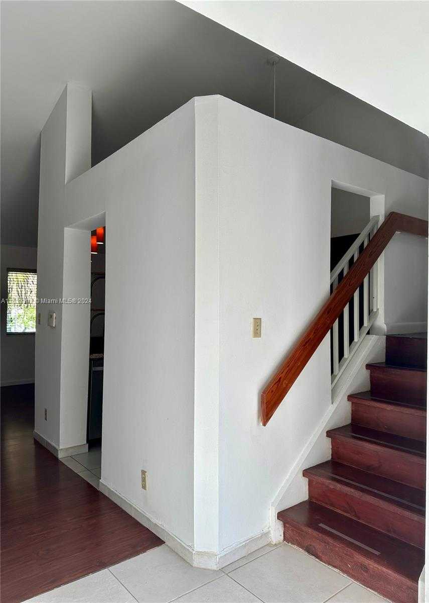 Small Image of 9435 140th Ct, Miami, FL 33186, USA Number 29