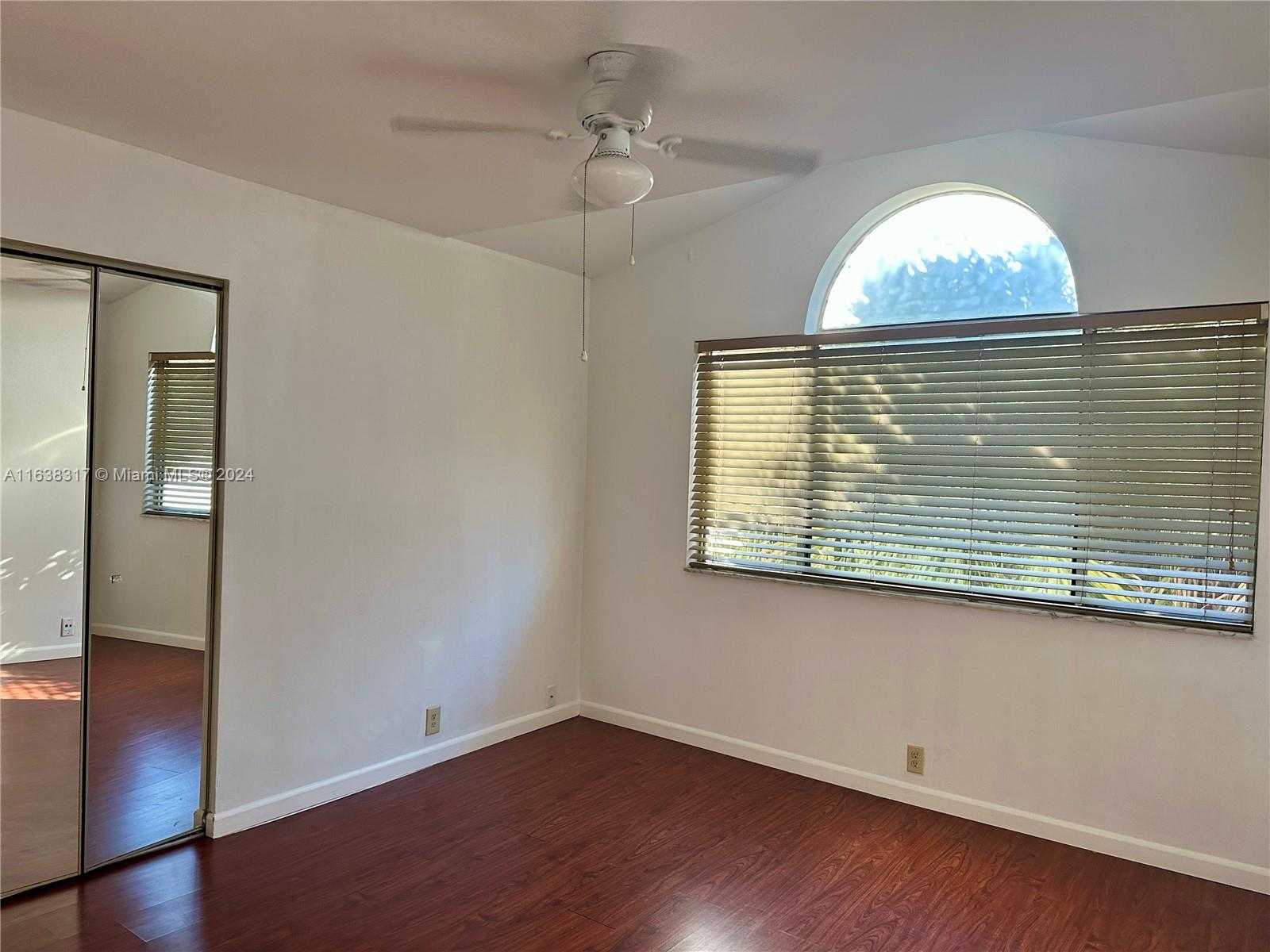 Small Image of 9435 140th Ct, Miami, FL 33186, USA Number 34