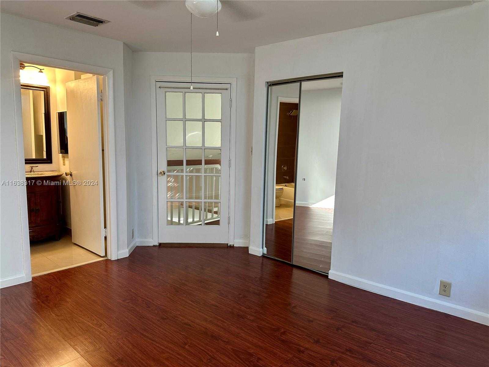 Small Image of 9435 140th Ct, Miami, FL 33186, USA Number 35