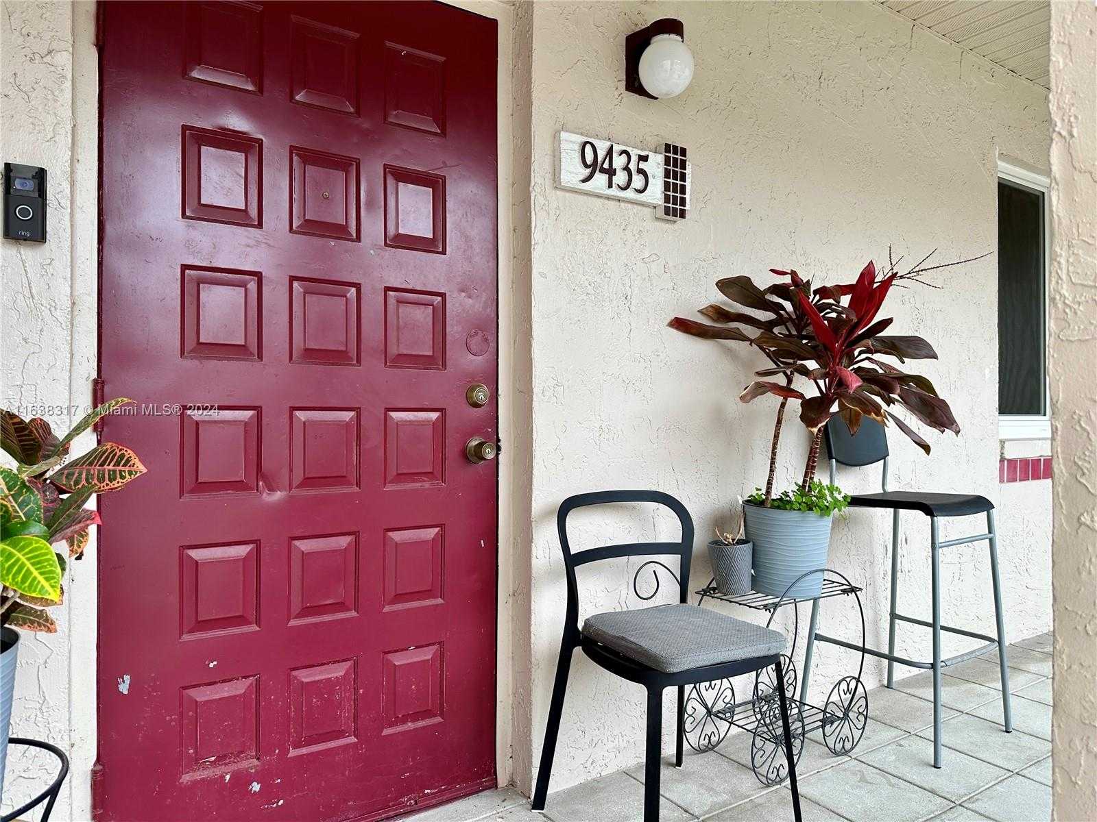 Small Image of 9435 140th Ct, Miami, FL 33186, USA Number 5