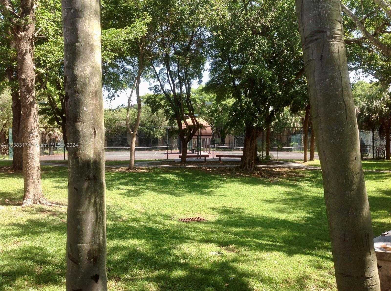 Small Image of 9435 140th Ct, Miami, FL 33186, USA Number 9