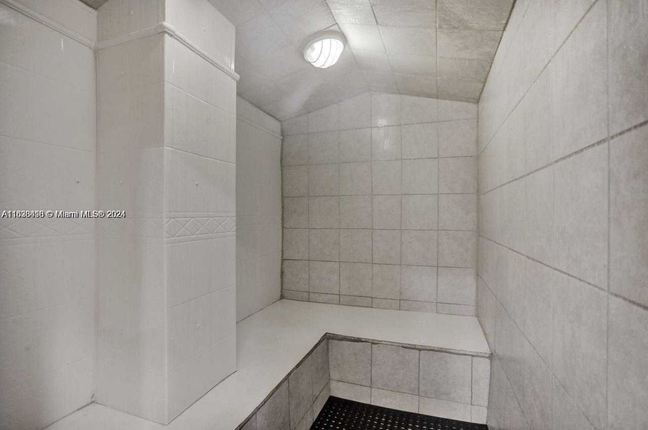 Small Image of 2030 SOUTH OCEAN DR #516, Hallandale Beach Number 20