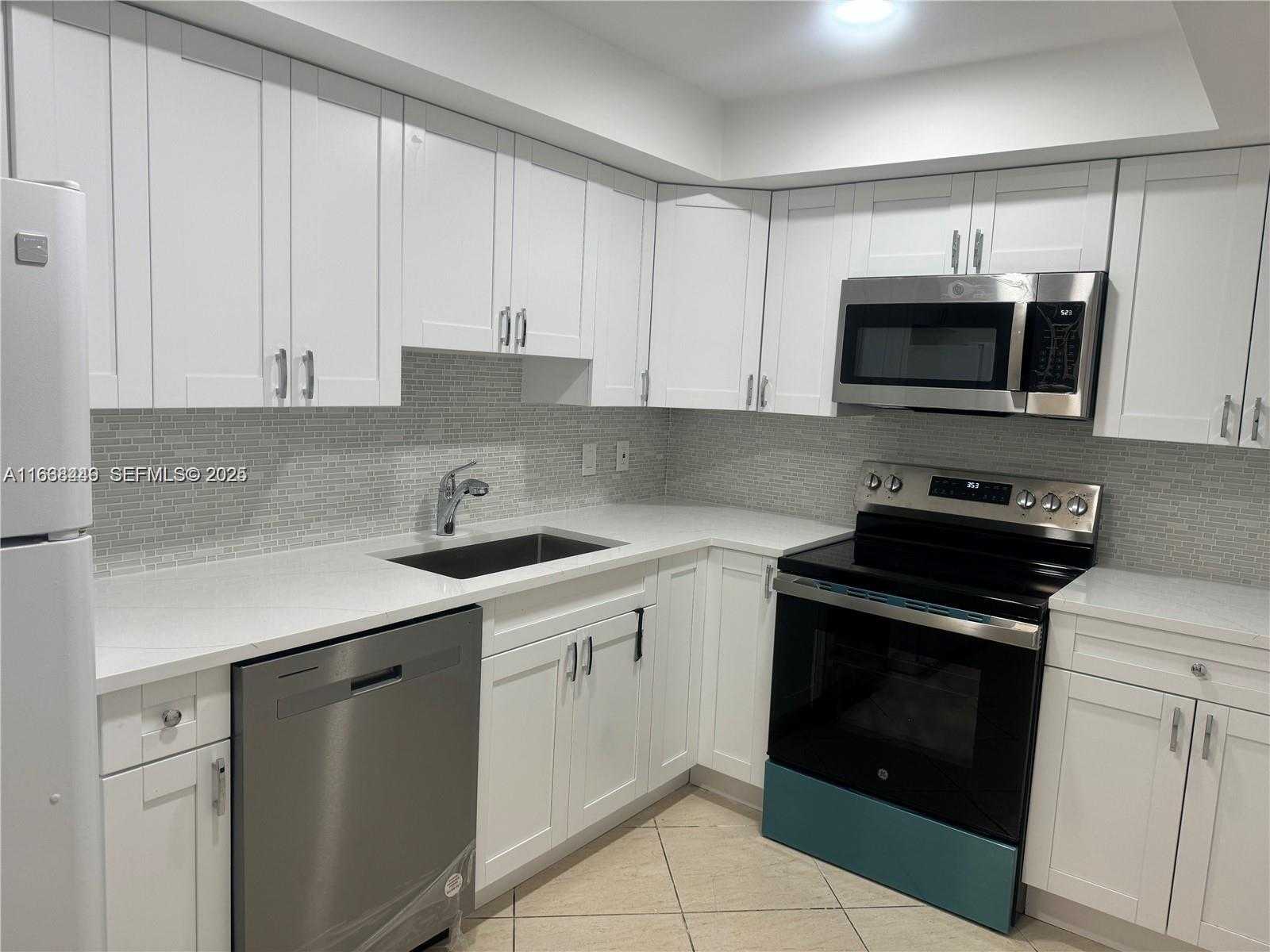 Small Image of 400 KINGS POINT DR #320, Sunny Isles Beach Number 28
