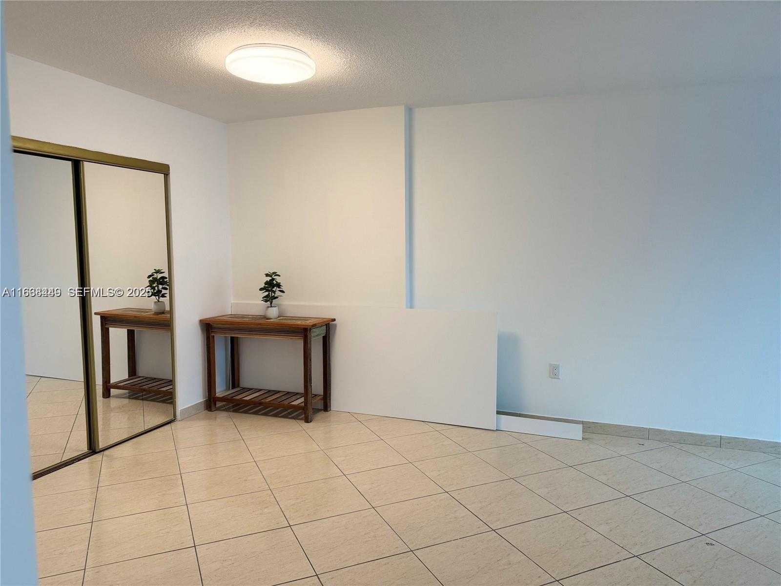 Small Image of 400 KINGS POINT DR #320, Sunny Isles Beach Number 32