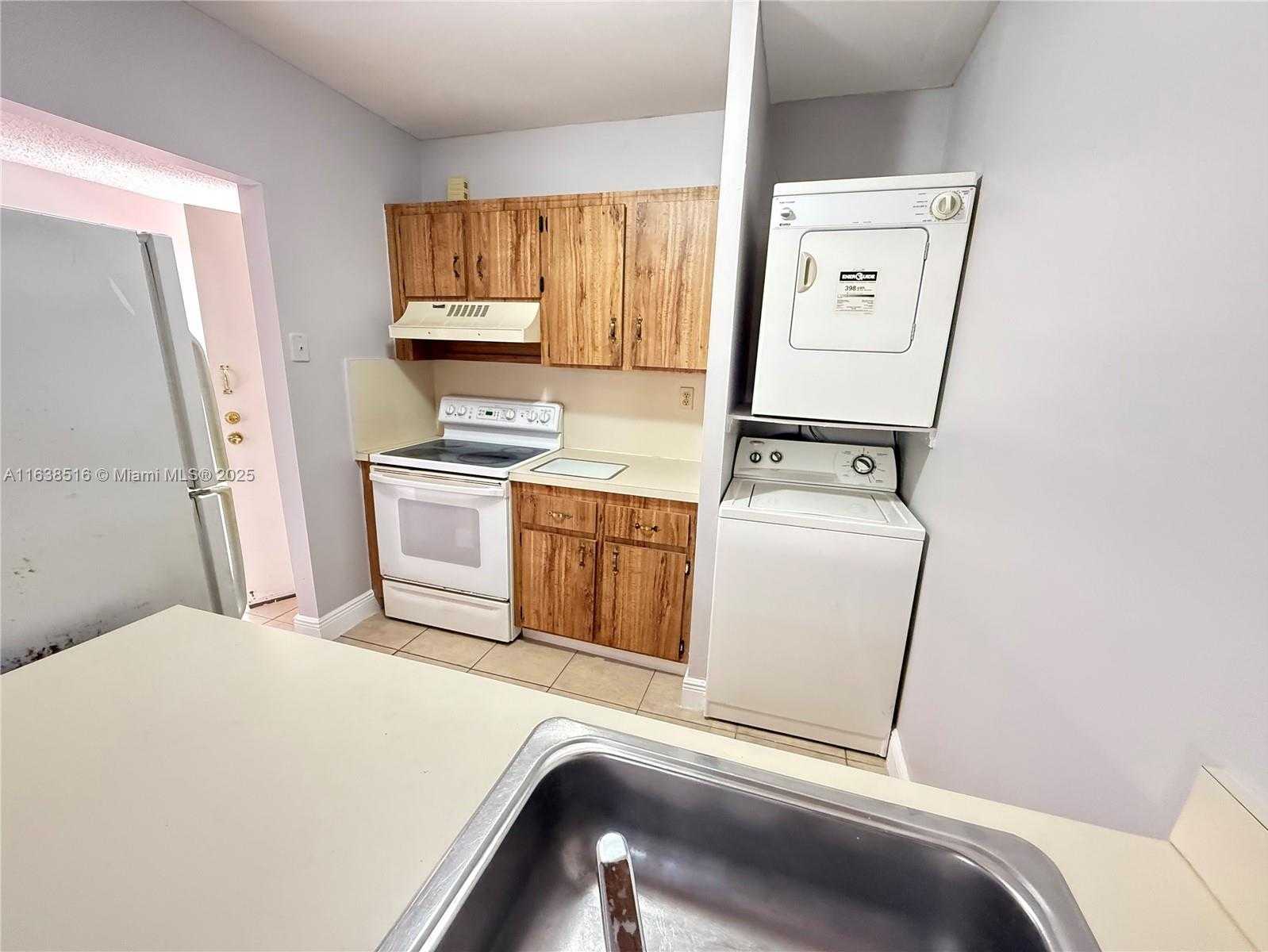 Small Image of 440 EAST 23RD ST #1219, Hialeah Number 9
