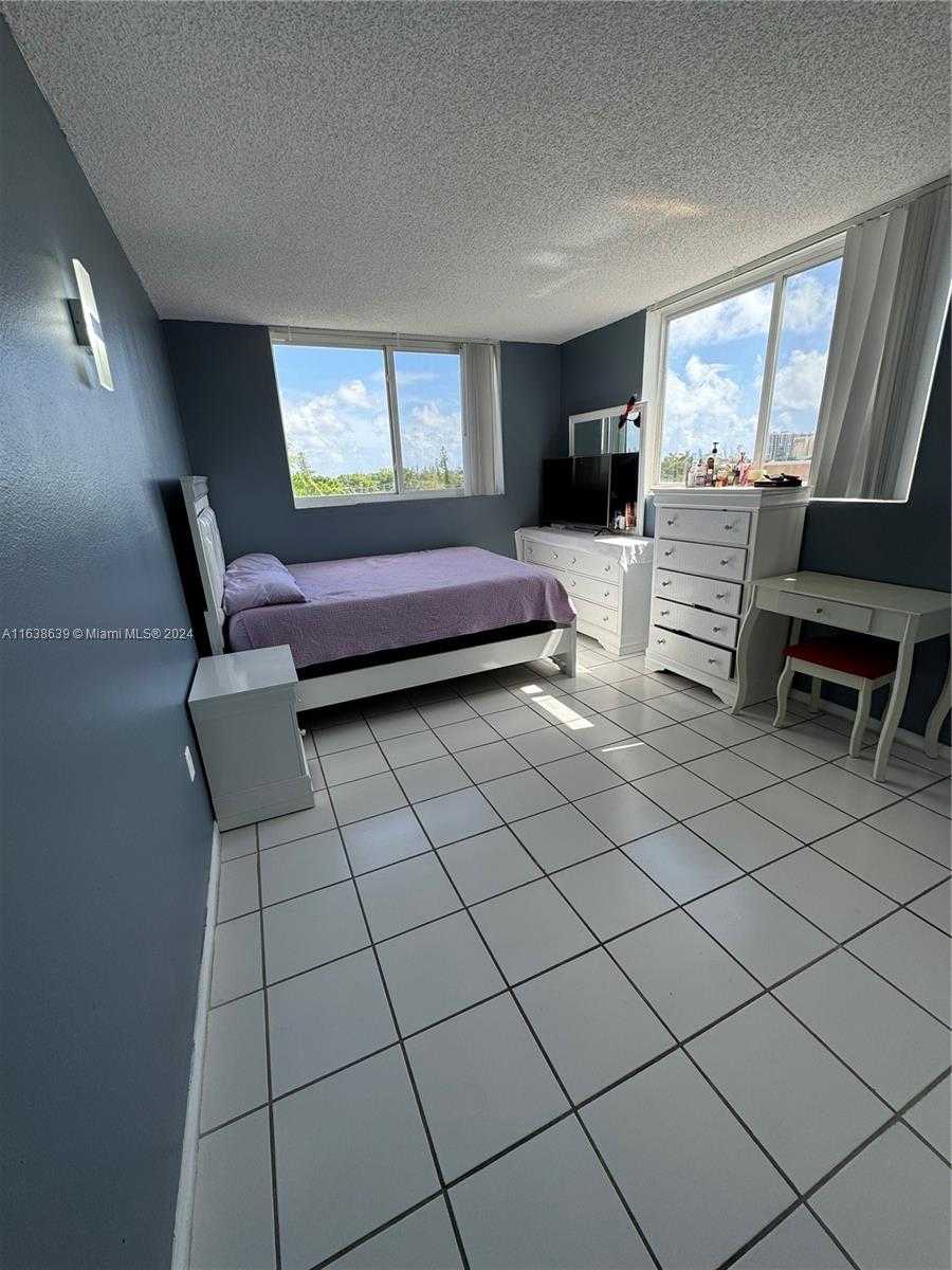 Small Image of 1251 NORTH EAST 108TH ST #602, Miami Number 3