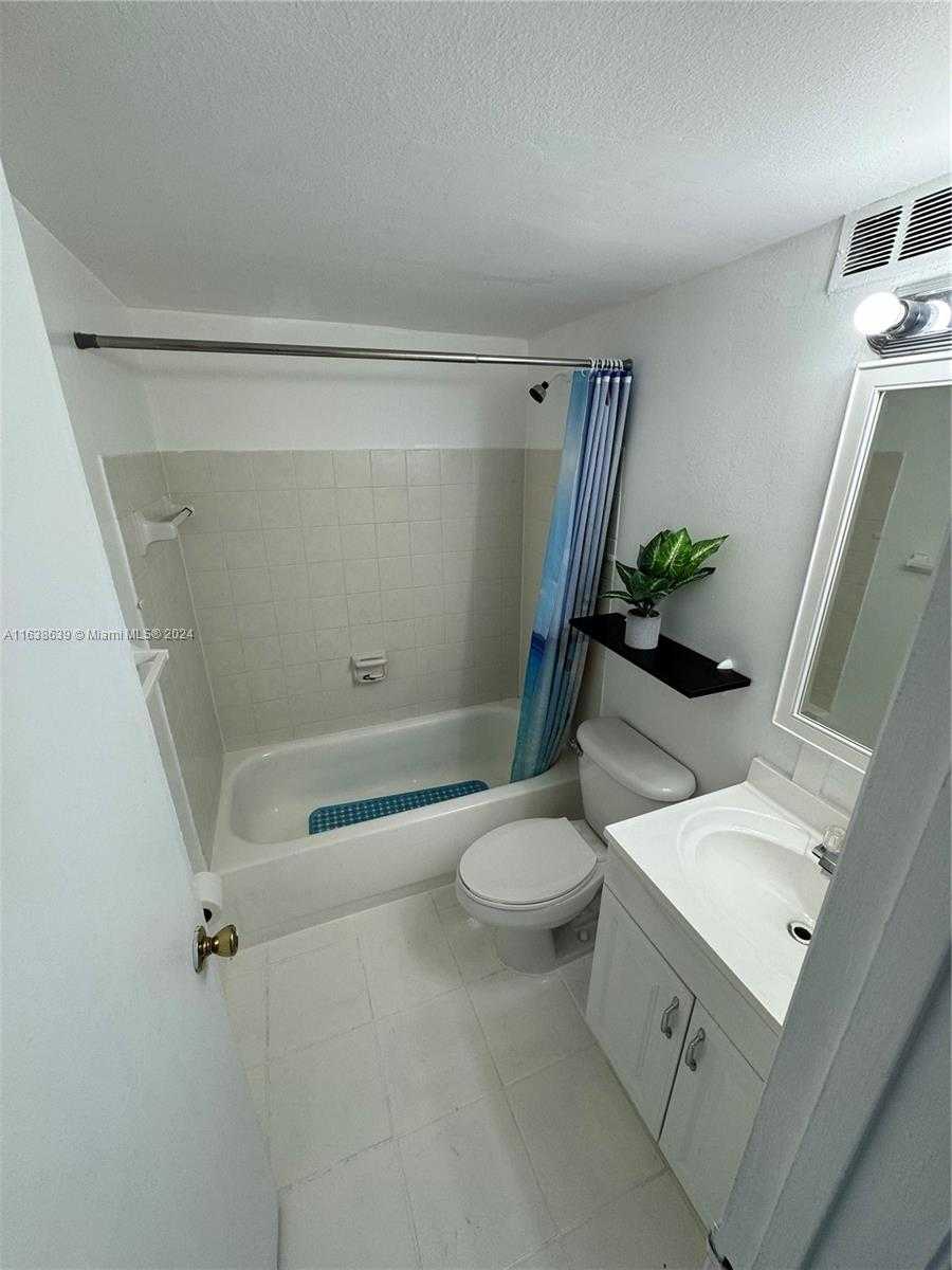 Small Image of 1251 NORTH EAST 108TH ST #602, Miami Number 5
