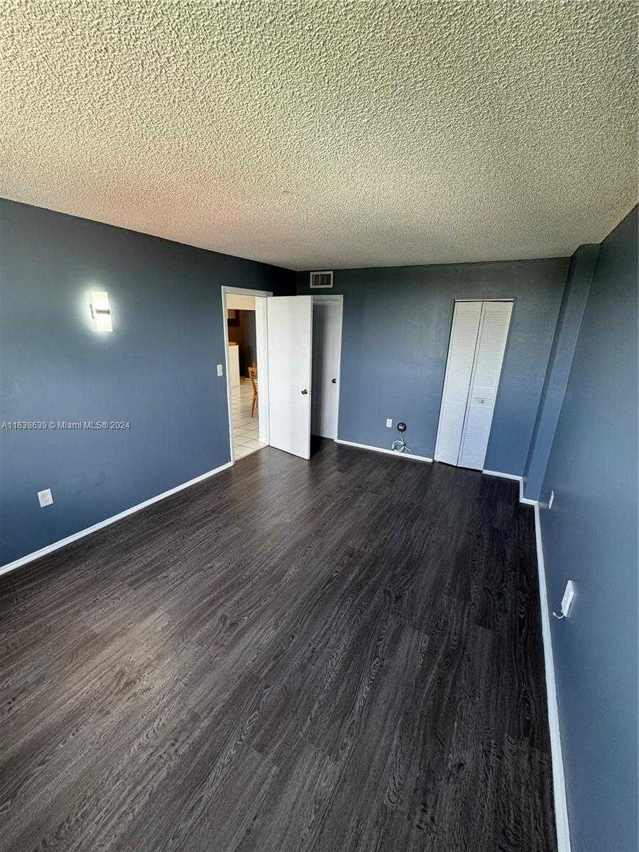 Small Image of 1251 NORTH EAST 108TH ST #602, Miami Number 6