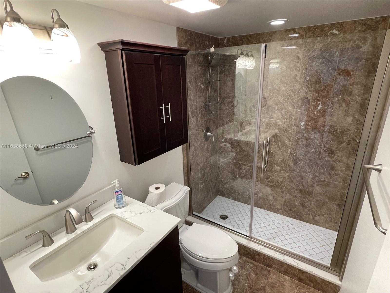 Small Image of 250 Jacaranda Dr, Plantation, FL 33324, USA Number 21