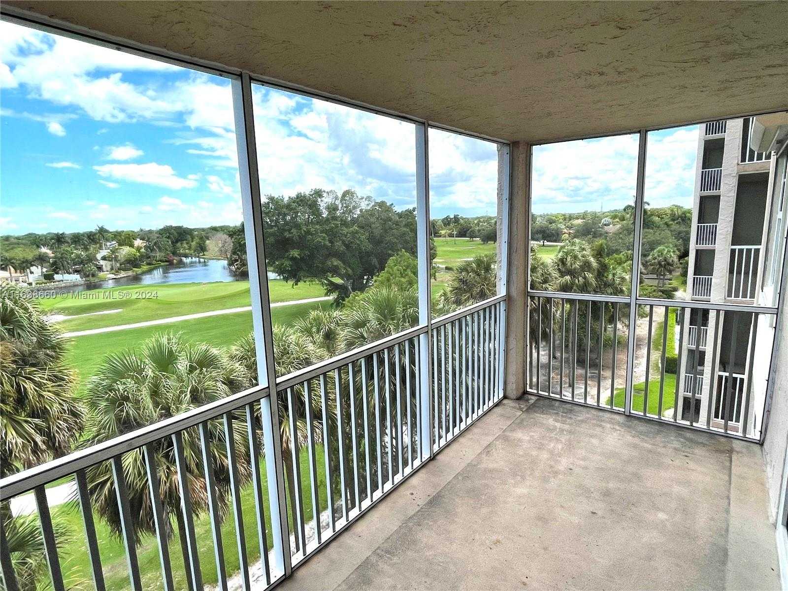 Small Image of 250 Jacaranda Dr, Plantation, FL 33324, USA Number 22
