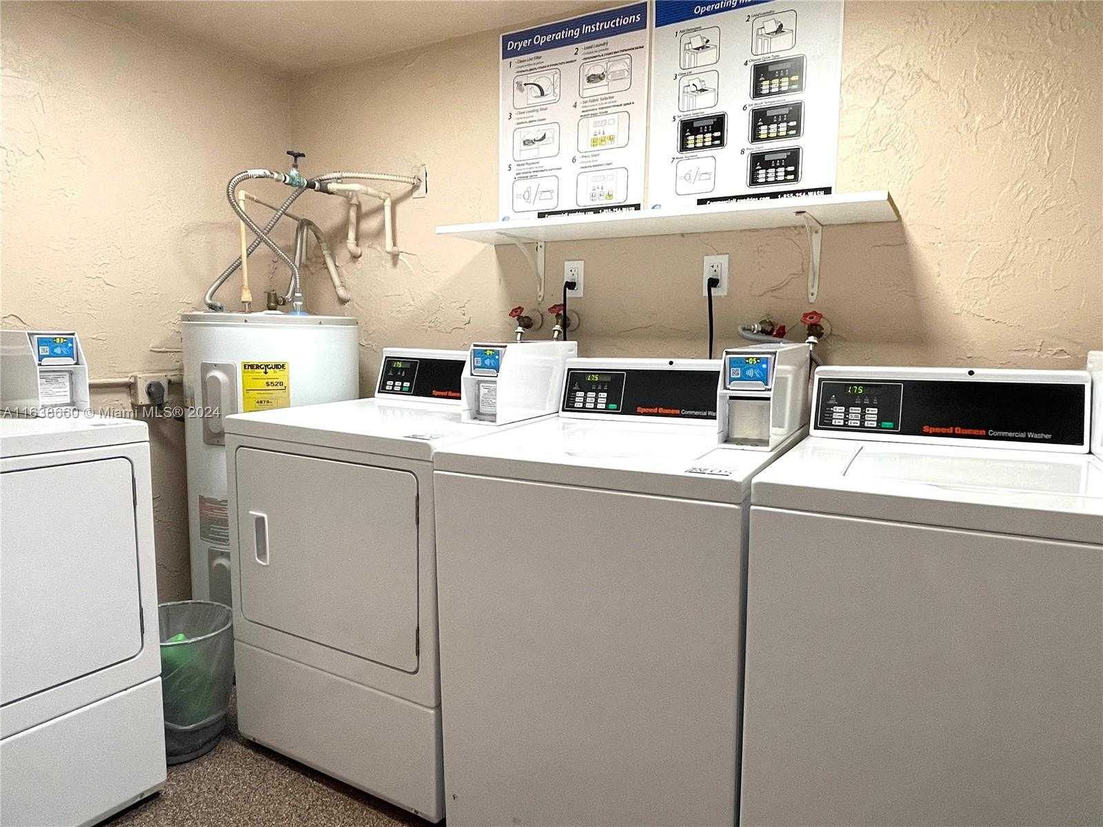 Small Image of 250 Jacaranda Dr, Plantation, FL 33324, USA Number 28