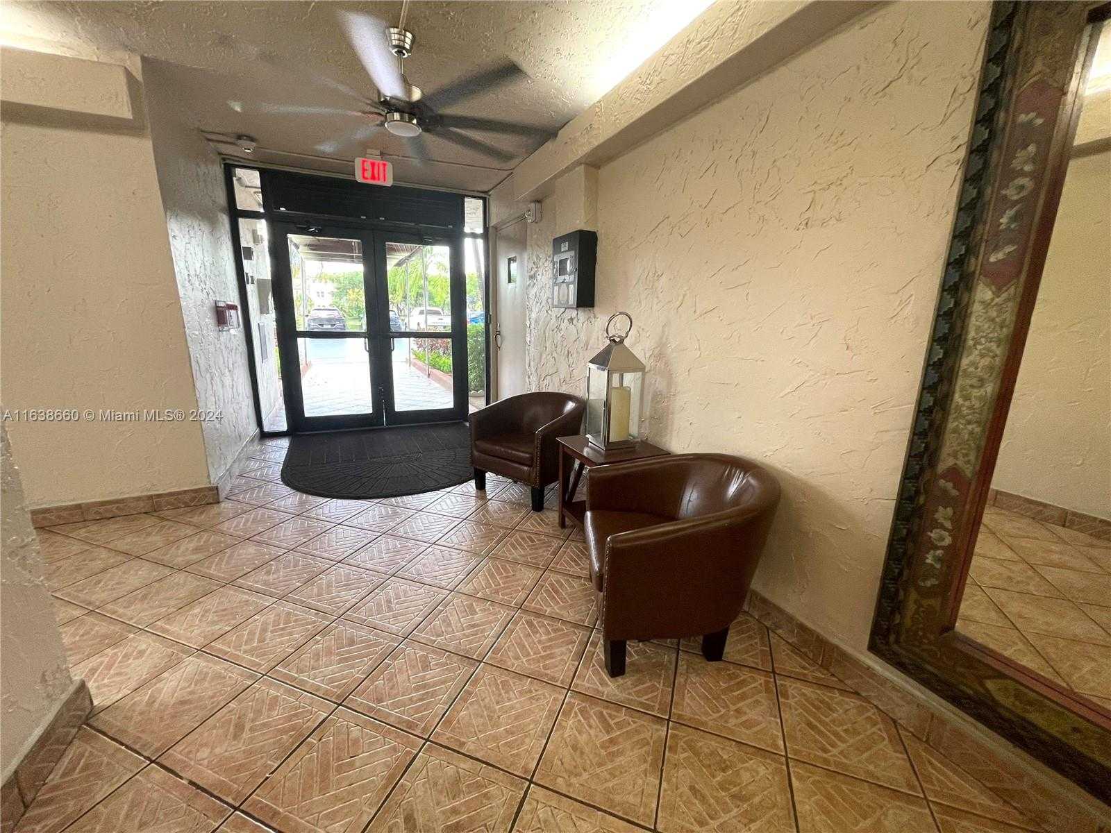 Small Image of 250 Jacaranda Dr, Plantation, FL 33324, USA Number 29