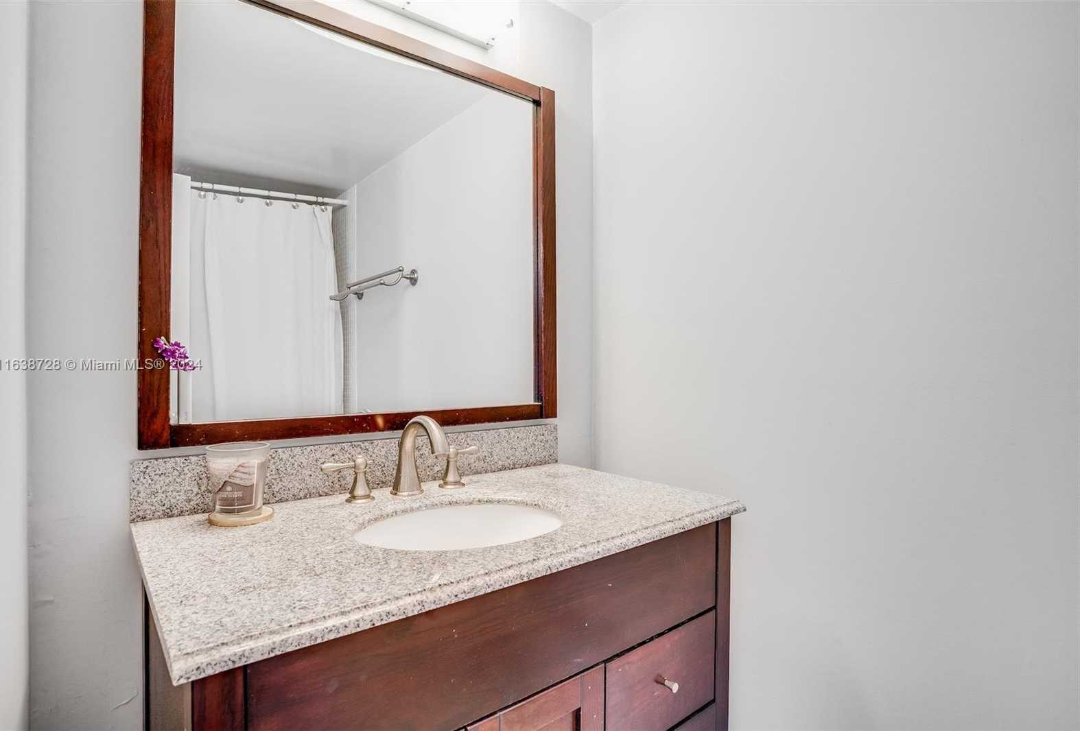 Small Image of 18041 BISCAYNE BLVD #1404, Aventura Number 17