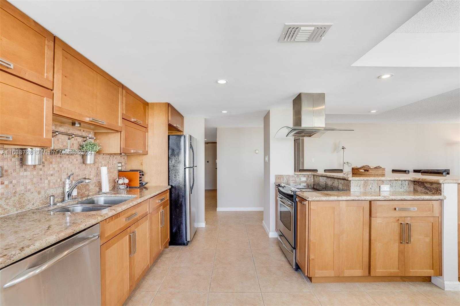 Small Image of 18041 BISCAYNE BLVD #1404, Aventura Number 9