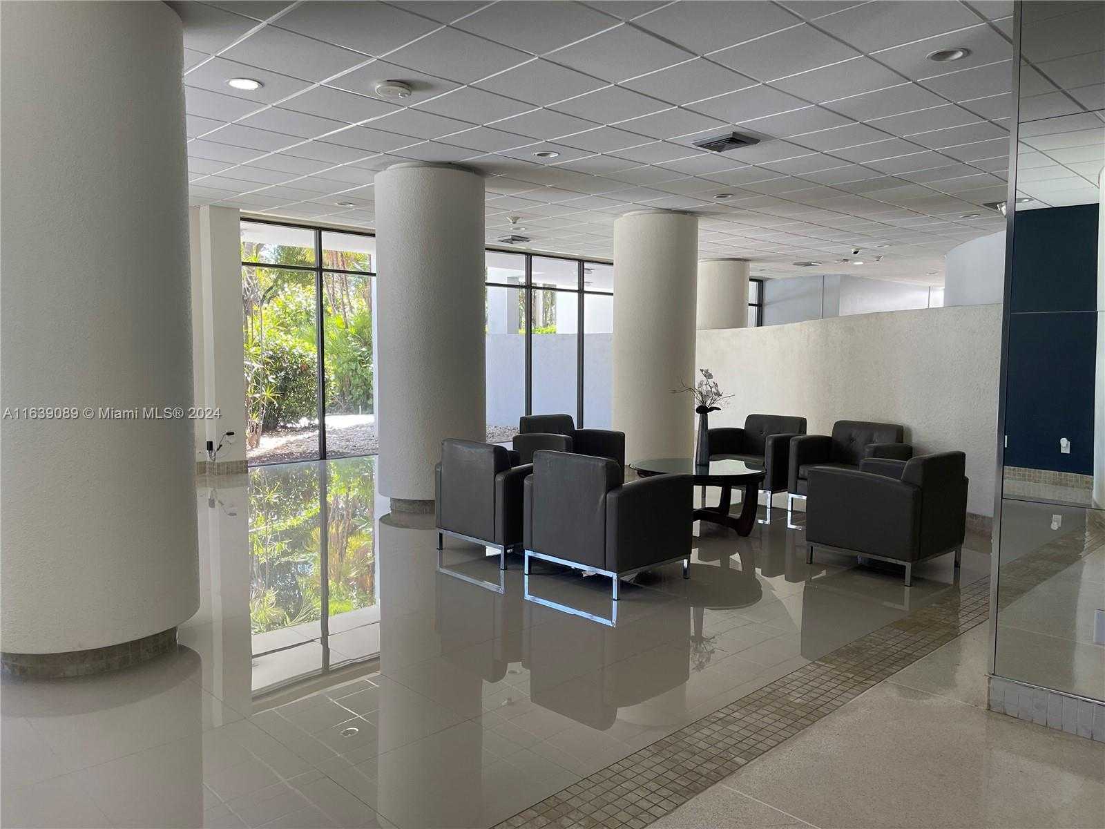 Small Image of 20100 WEST COUNTRY CLUB DR #507, Aventura Number 14